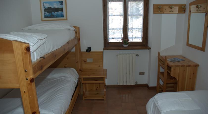 Casa Vacanze Ca' De Val Campodolcino Pokoj fotografie