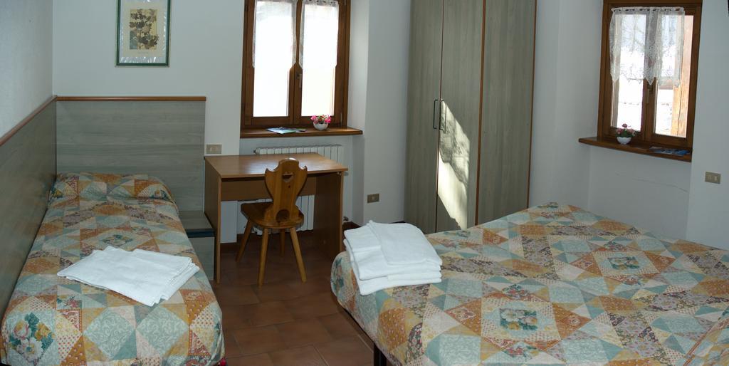 Casa Vacanze Ca' De Val Campodolcino Pokoj fotografie