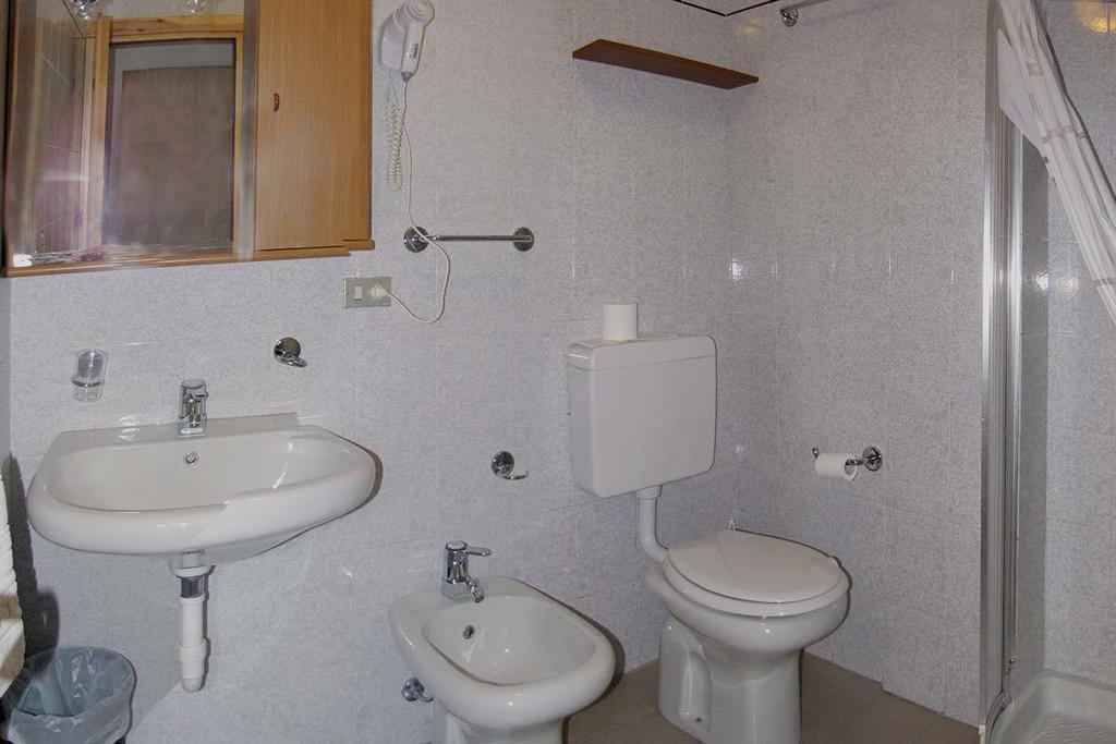 Casa Vacanze Ca' De Val Campodolcino Pokoj fotografie